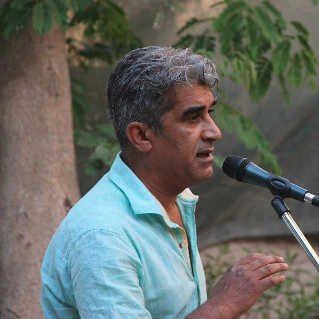 الشاعر أحمد عبد الحسين يحيي أمسية شعرية