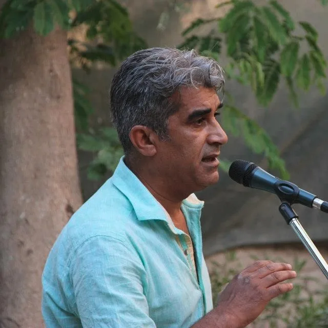 الشاعر أحمد عبد الحسين يحيي أمسية شعرية