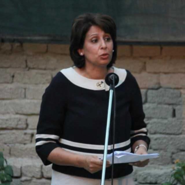 الشاعرة و الأكاديمية نهلة النداوي