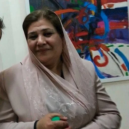 الفنانة سميرة خنجر